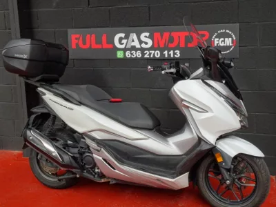 HONDA Forza 300
