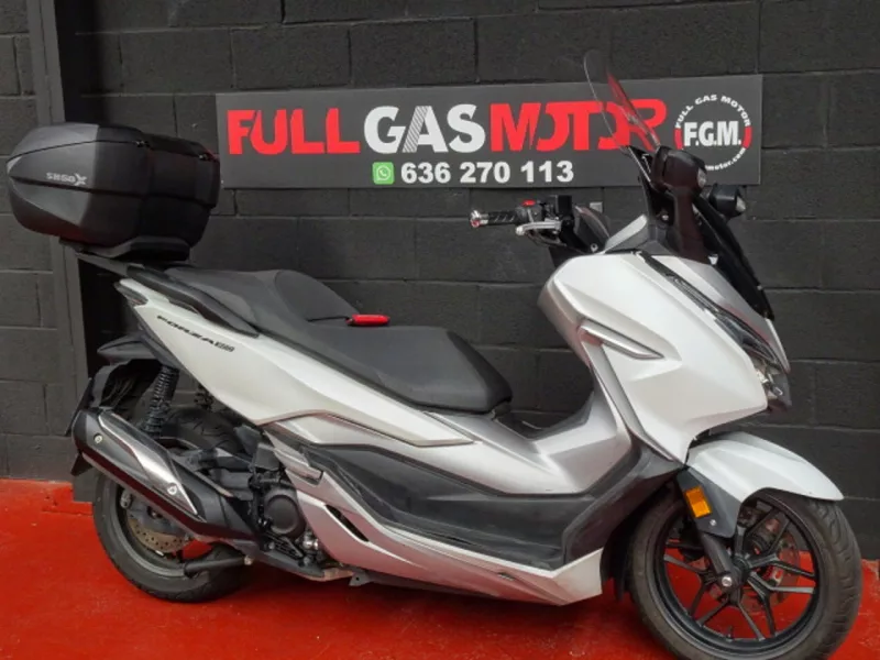 HONDA Forza 300