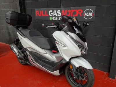 HONDA Forza 300