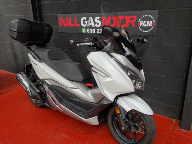HONDA Forza 300