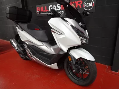 HONDA Forza 300