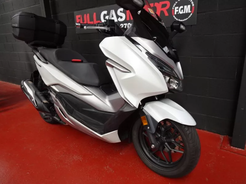 HONDA Forza 300