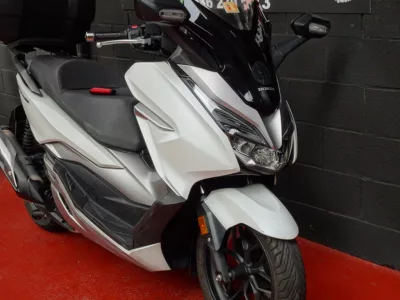 HONDA Forza 300