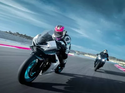 CFMOTO 675SR-R