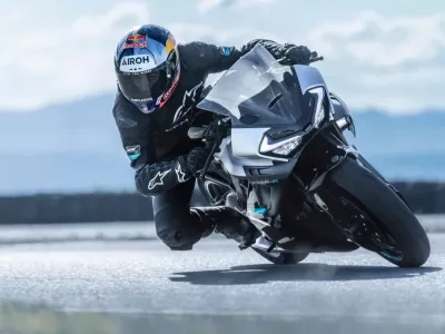 CFMOTO 675SR-R