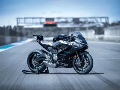 CFMOTO 675SR-R
