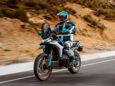 CFMOTO 800MT X