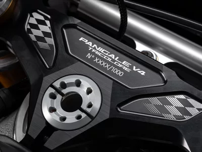 DUCATI Panigale V4 Tricolore