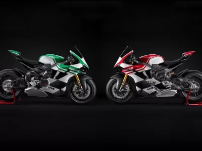DUCATI Panigale V4 Tricolore