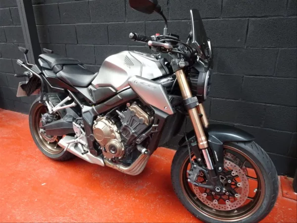 Honda CB650RA 2019 segunda mano en oferta al mejor precio financiación sin entrada. Moto naked sin limitar. Full Gas Motor. Mejorada del Campo. Madrid