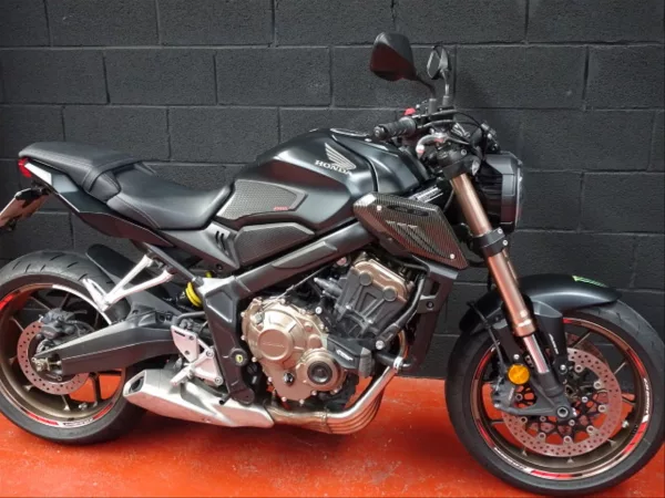 Honda CB650R 2022 – Limitada para el carnet A2 año 2022 con 28.400 km limitada para el carnet A2. Control de tracción y ABS al mejor precio Madrid