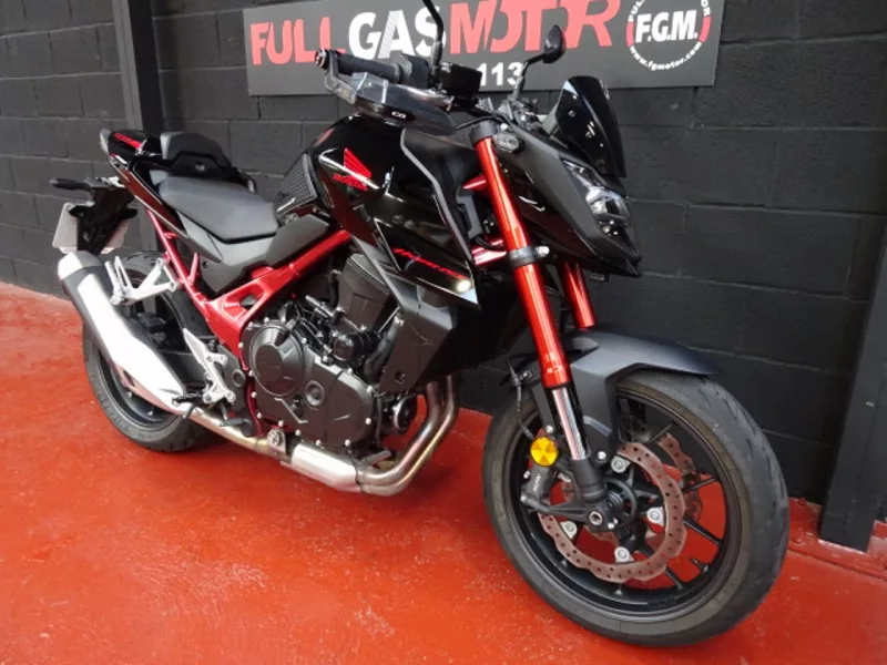 HONDA CB 750 HORNET