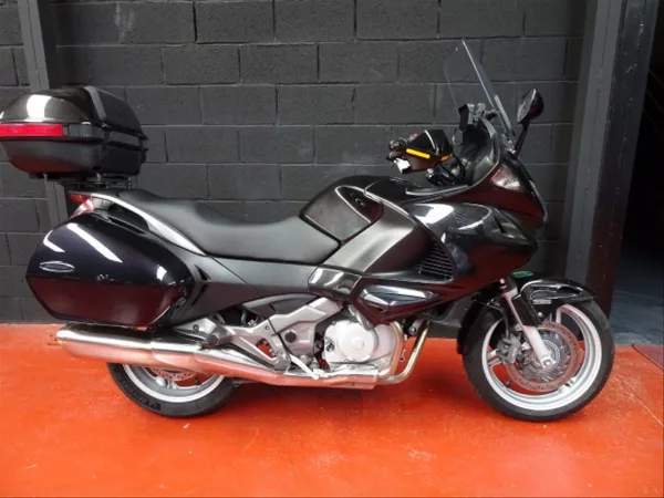 Honda Deauville 700 en perfecto estado. Financiación hasta 72 meses sin entrada. Full Gas Motor. Mejorada del Campo. Madrid