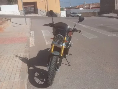 SE VENDE FANTIC CABALLERO DELUXE 125 CC