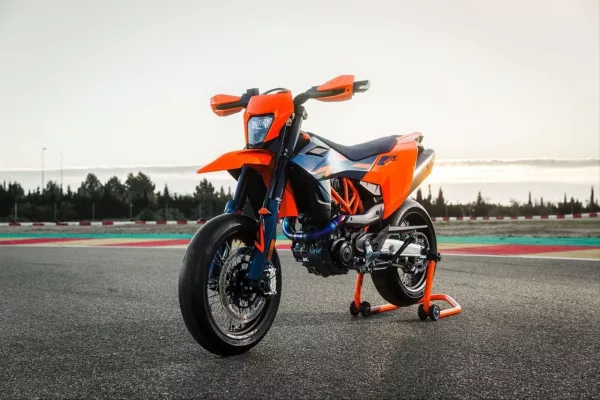 KTM SMC R 2026 nueva a estrenar. Financiación sin entrada. Full Gas Motor. Madrid