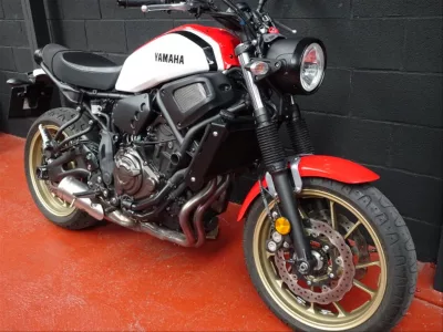 YAMAHA XSR700