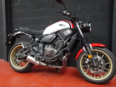 YAMAHA XSR700