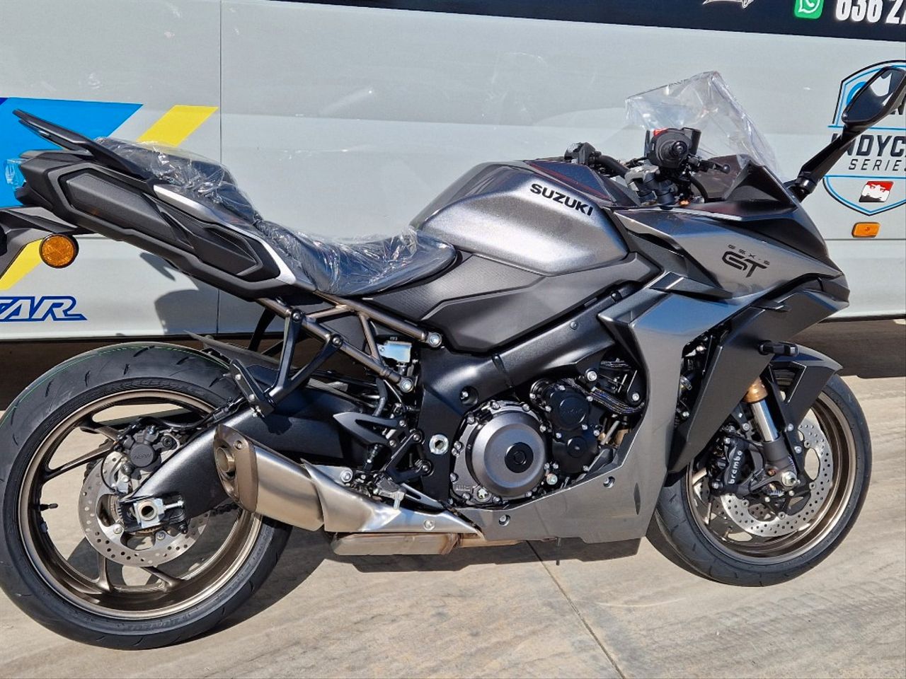 Suzuki GSX S1000GT Nueva. Gris Metálico. Full Gas Motor. Madrid