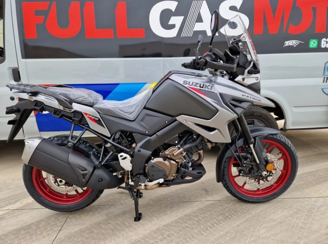 Suzuki V-Strom 1050 Tech Gris. Nueva