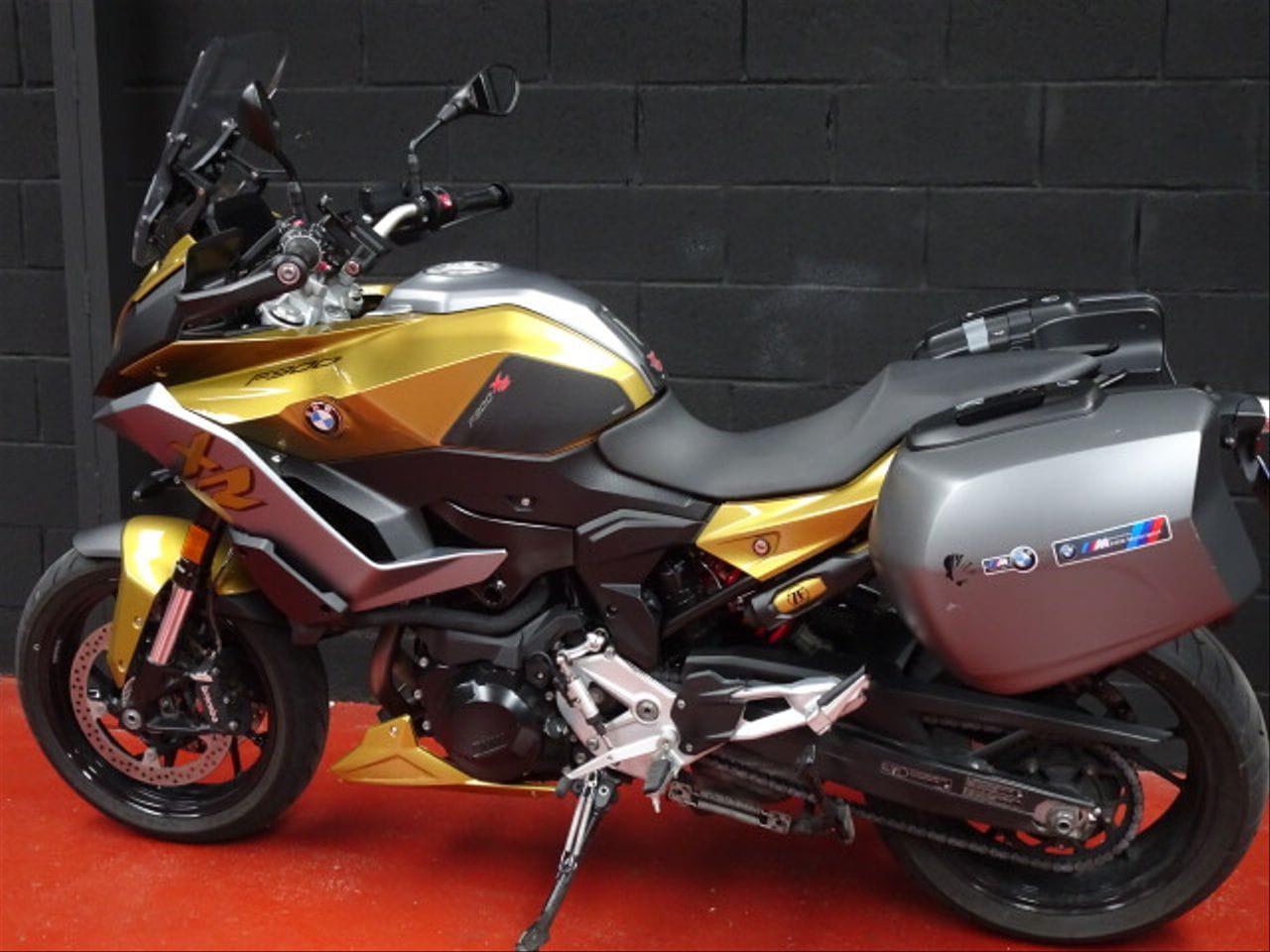 se-vende-moto-segundamano-trail-bmw-xr-900-oro-10 color oro dorado