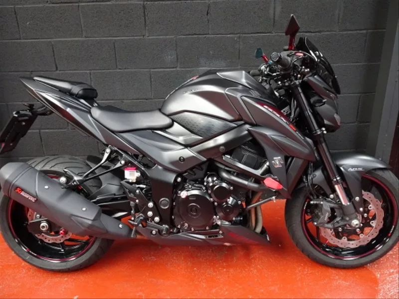 SUZUKI GSX-S750