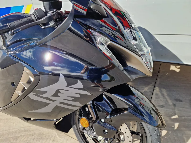 SUZUKI HAYABUSA 1300 - 2025 - COLOR NEGRO