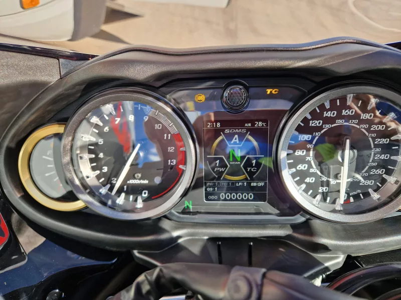 SUZUKI HAYABUSA 1300 - 2025 - COLOR NEGRO