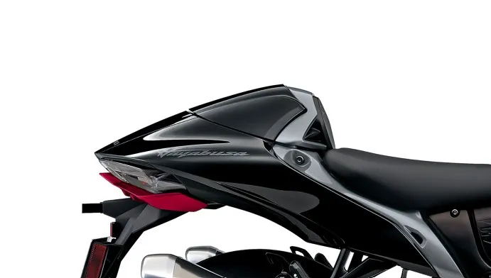 Tapa colín para Suzuki Hayabusa 1300 RR 2025 color negro y gris en oferta. Full Gas Motor. Mejorada del Campo. Madrid