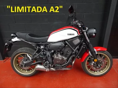 YAMAHA XSR700